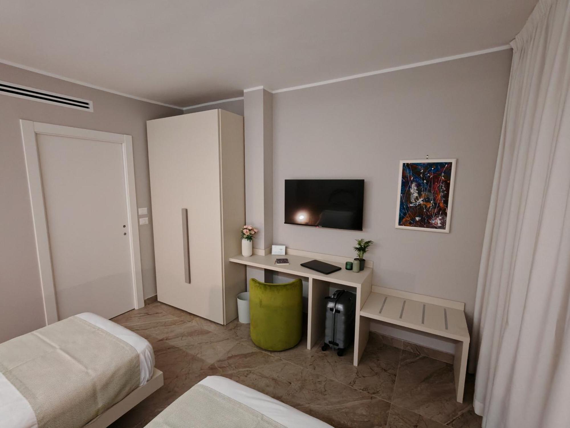 Effe4 Lovely Room Bari Habitación foto
